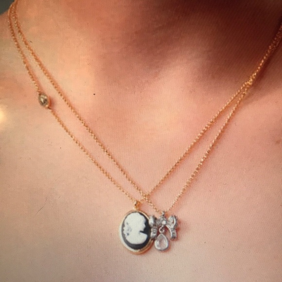 Brand new juicy couture necklace in case! - Picture 5 of 5